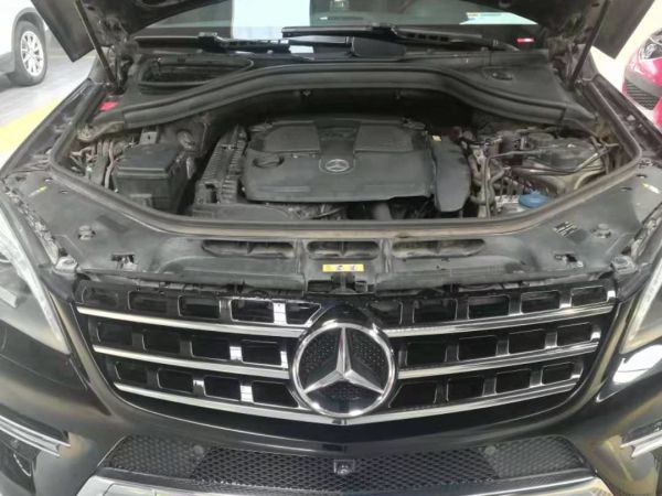 奔馳ML，350冷車啟動時異響